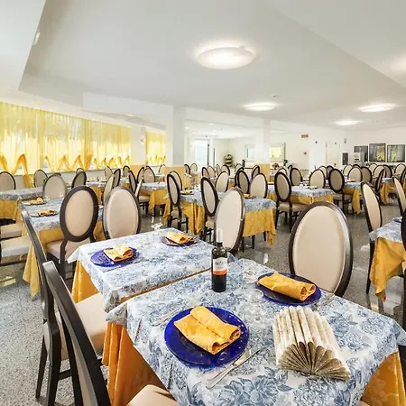 菲尼克斯酒店 3* 圣贝内代托-德尔特龙托