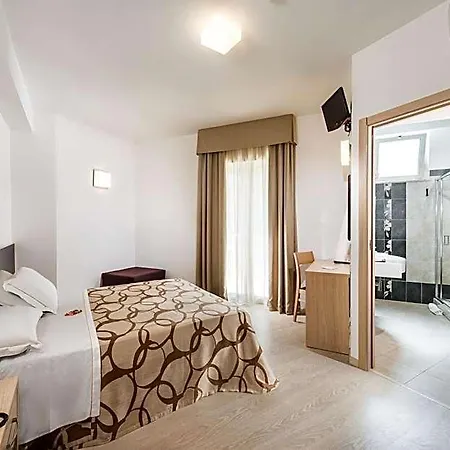Fenix Hotel 3*